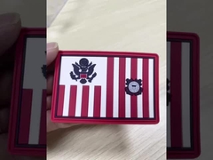 फैक्टरी कस्टम 3 डी नरम पीवीसी सिलिकॉन रबर कपड़े ब्रांड लोगो लेबल बैज कपड़े लेबल उपयोग के लिए