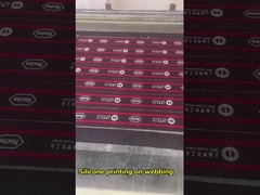 3डी उभरे हुए सिलिकॉन लोगो के साथ जाली